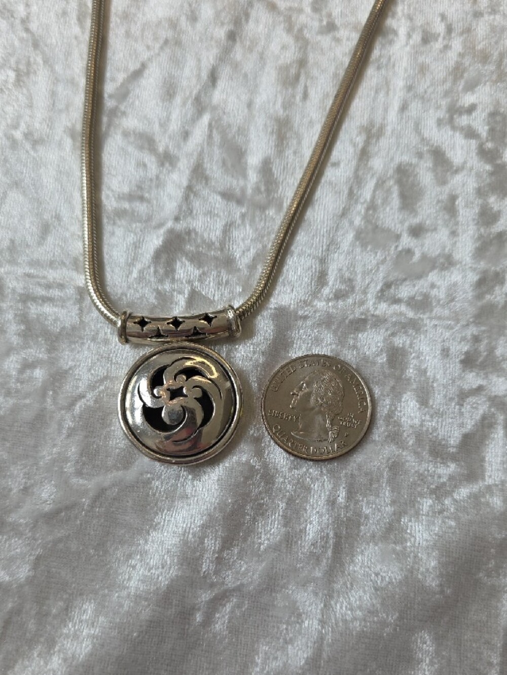 Contemporary 925 Sterling Silver Swirl Pendant Necklace - Picture 10 of 10